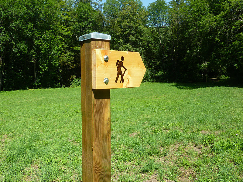 trail_sign.jpg